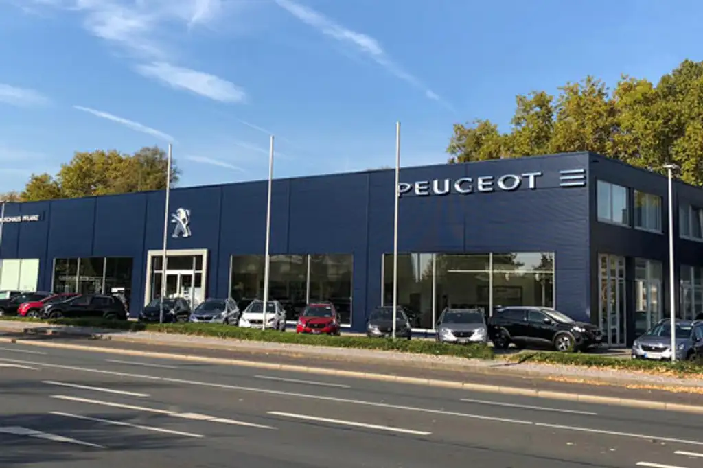 Peugeot e-208 GT Pack Elektromotor 136 *PANO*SHZ*MIRRORSCREEN*180°KAMERA*