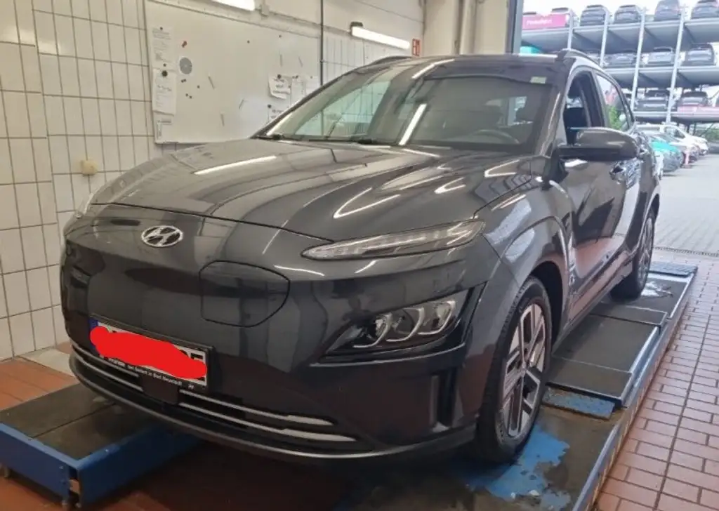 Hyundai KONA Trend*GARANTIE*64kWh*ACC*CAM*Navi*SHZ*LED*