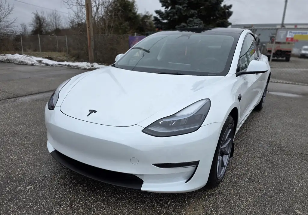 Tesla Model 3 Long Range Heckantrieb * Leasingübernahme 3,8% Fix