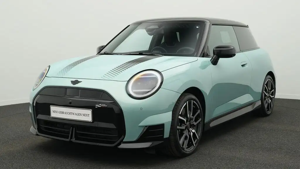 MINI Cooper SE John Cooper Works Trim