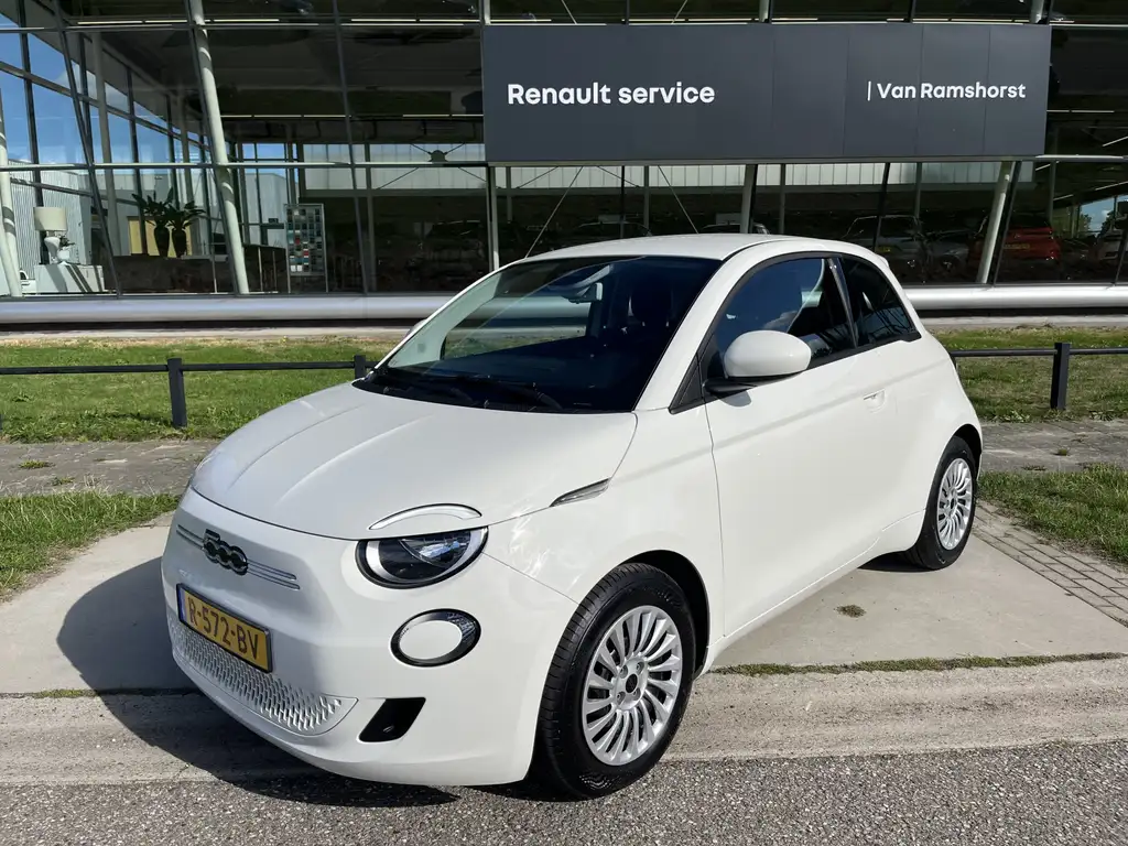 Fiat 500e Action 24 kWh / Bluetooth / Airco /