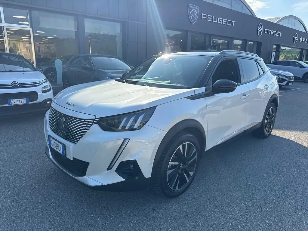 Peugeot e-2008 2ª serie motore elettrico 136 CV GT