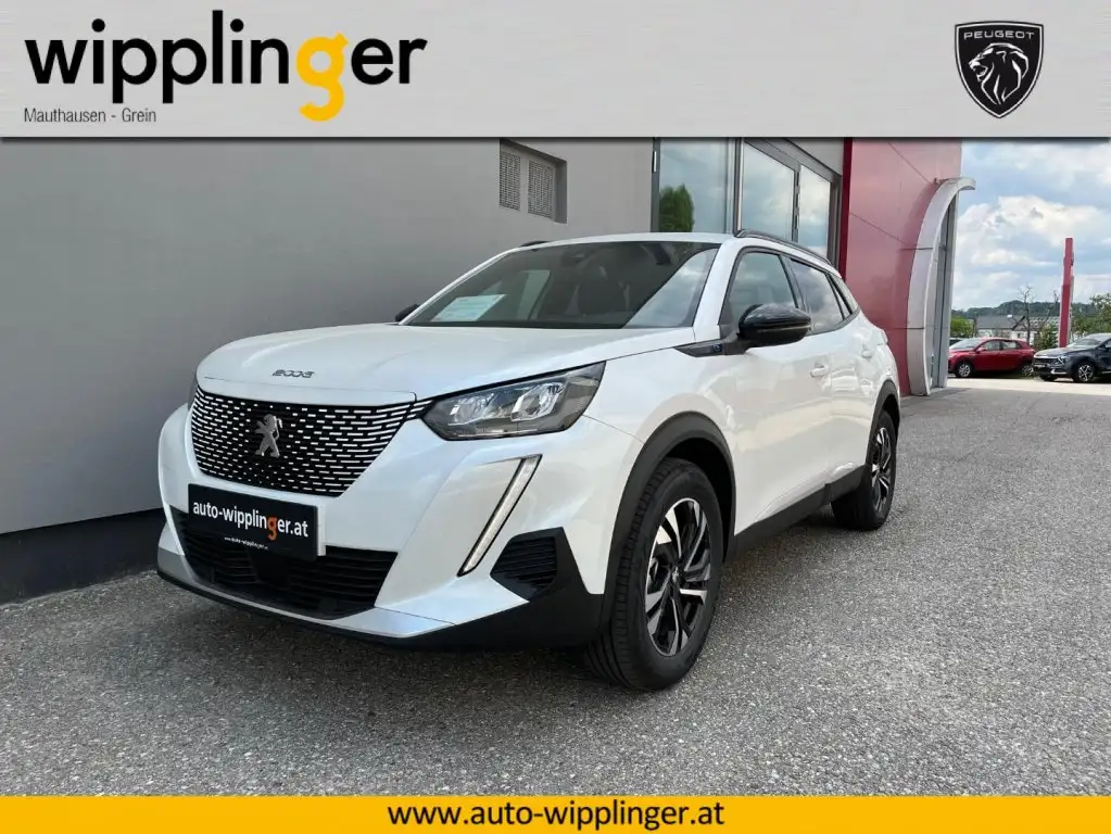 Peugeot e-2008 E-2008 Allure Pack 136PS 3-phasig LP € 47.786,-         weis