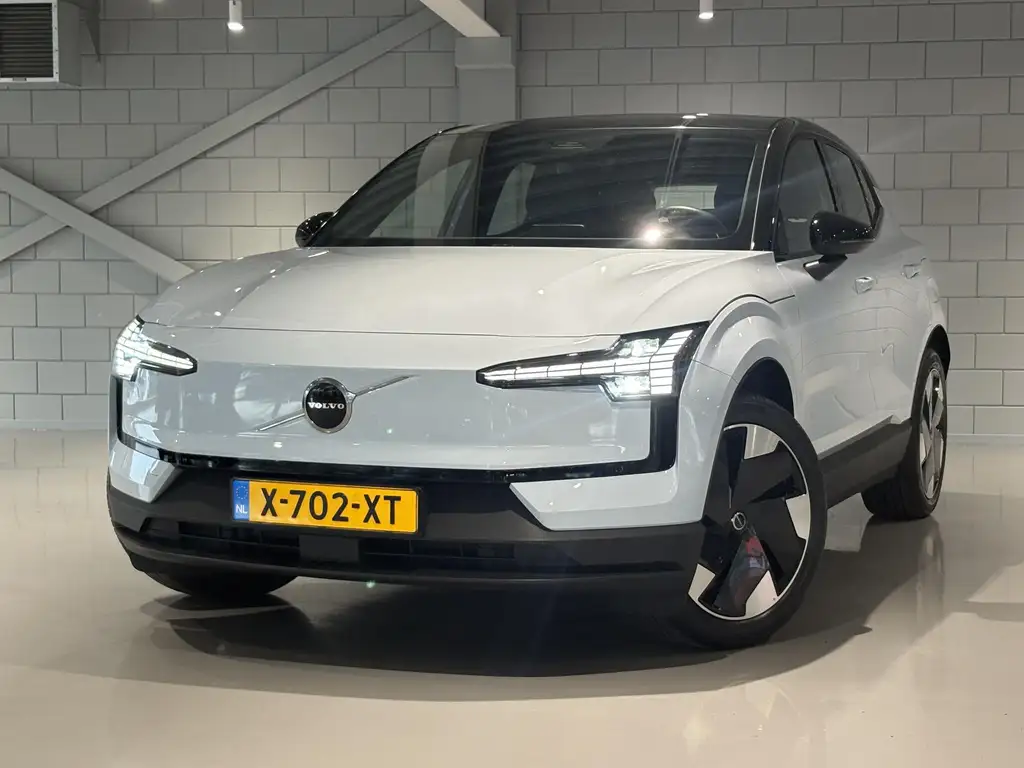 Volvo EX30 Single Motor Extended Range Plus 69 kWh | Carplay