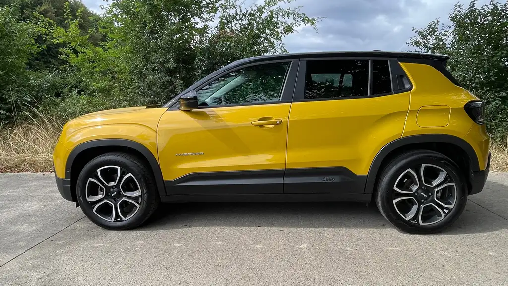Jeep Avenger 51 kw Summit Véhicule neuf immatriculé par Jeep Belgique Garantie possible 48 mois Prix TVAC