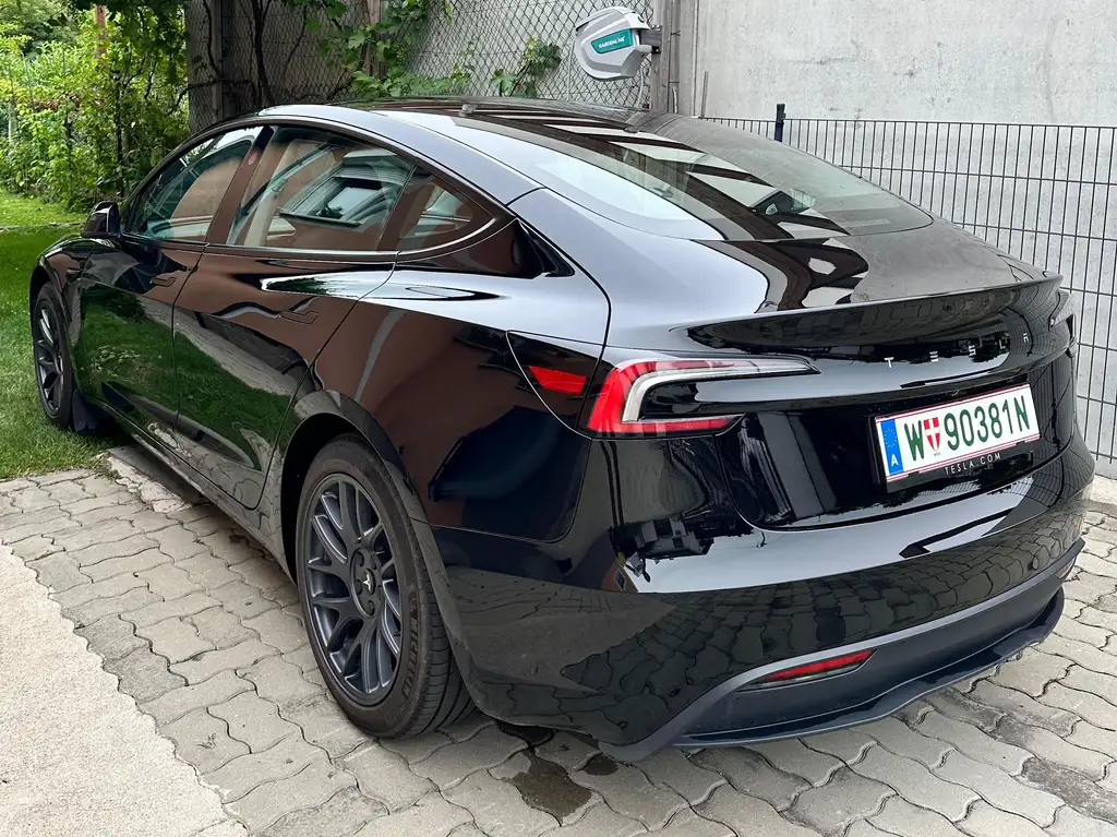 Tesla Model 3 Model 3 Standard Range RWD Premium 60kWh RWD Premium