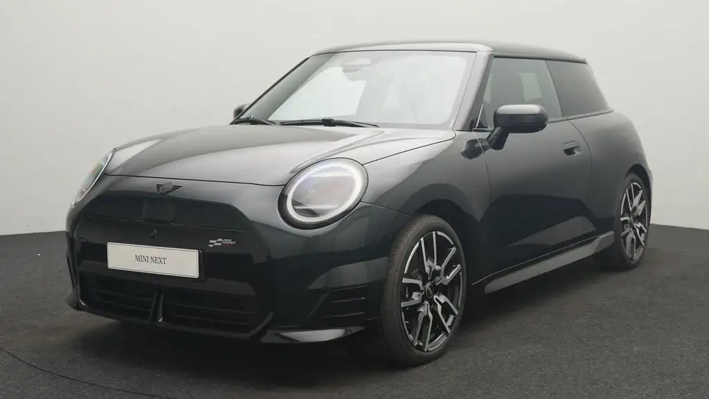 MINI Cooper SE John Cooper Works Trim