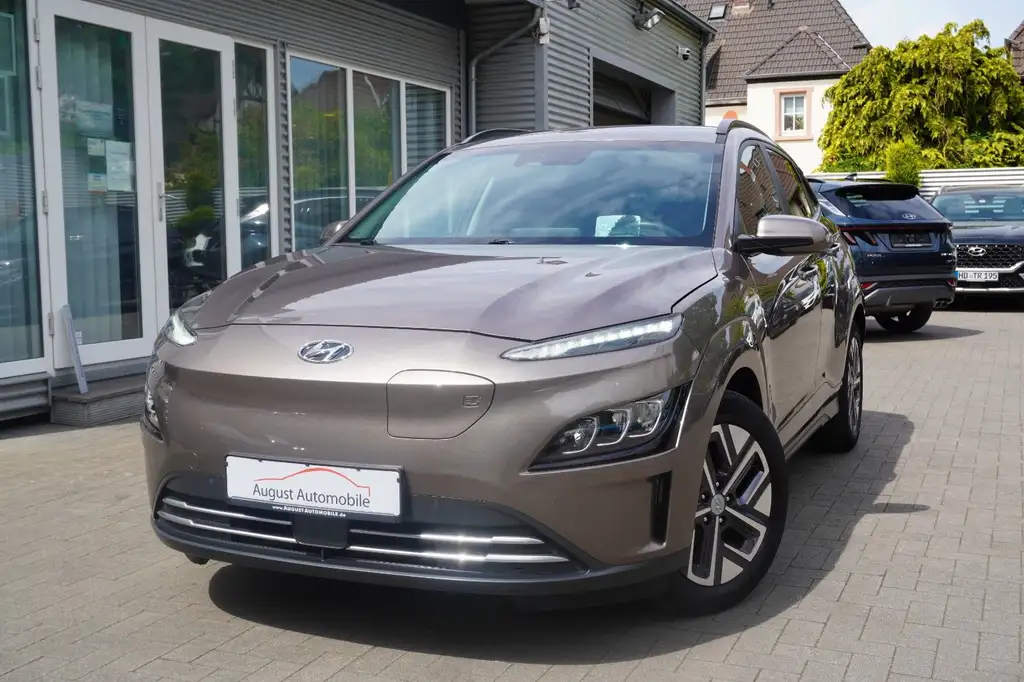 Hyundai KONA KONA Trend 3Phasen WPump Navi AssPak Lenk+SH HUD
