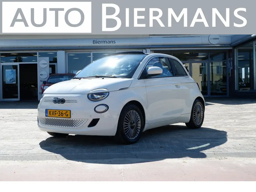 Fiat 500C 42 kWh ICON / INCL 12mnd BOVAG / Apple carplay / C