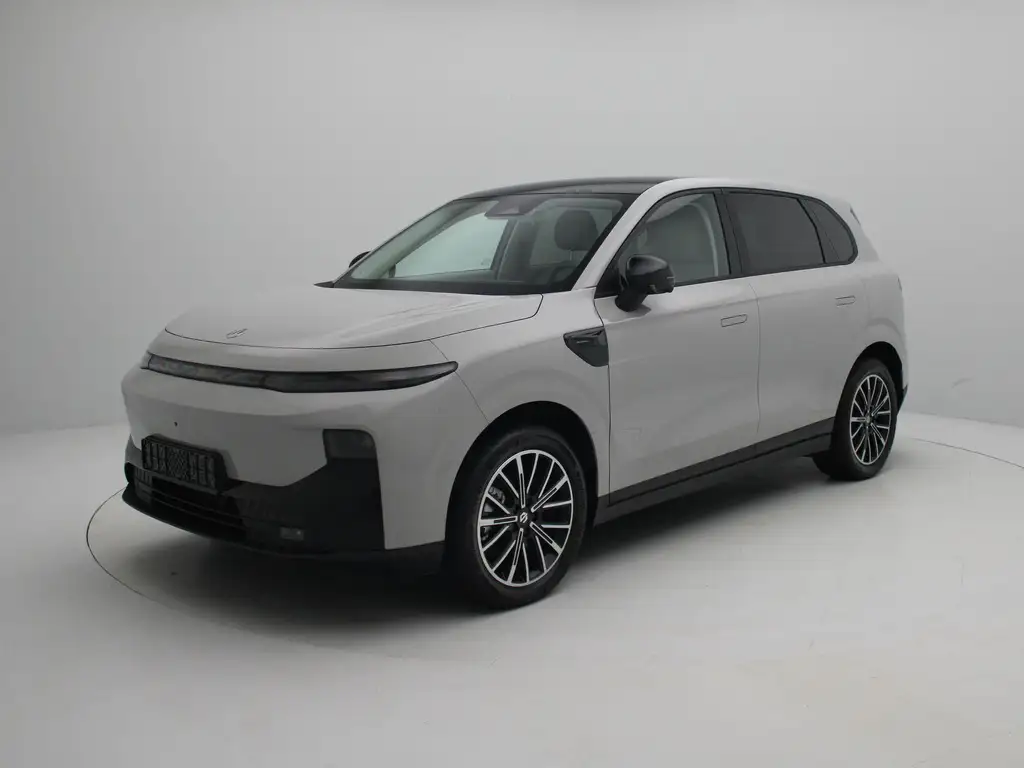 Leapmotor B10 Design ProMax 67.1 kWh | DEMO SALE | VAN € 34.245,