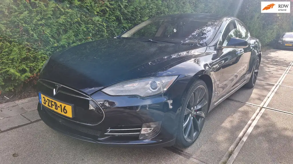 Tesla Model S 85 Performance Free supercharge Levenslang