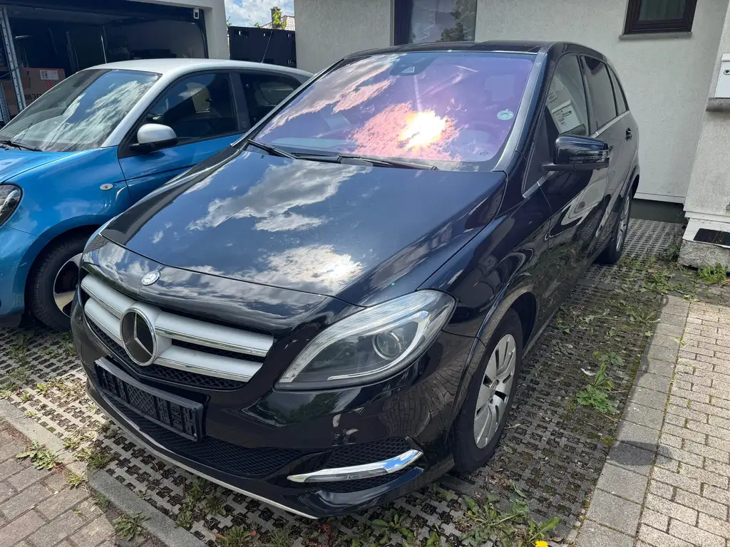 Mercedes-Benz B Electric Drive B 250 E, Range Plus, Inspektion und TÜV neu