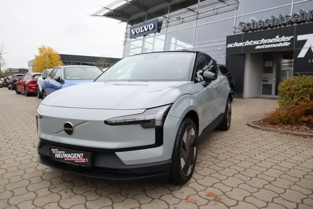 Volvo EX30 Single M. Extended Range RWD Plus+Allwetter+