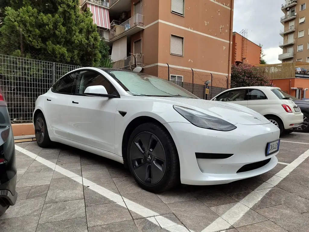 Tesla Model 3 Standard rwd Plus