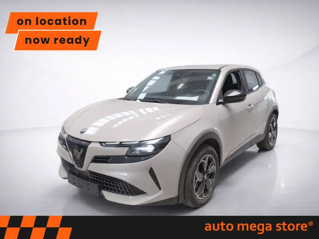 Alfa Romeo Junior Elettrica 54 kWh ACC/LED/PDC/Carplay