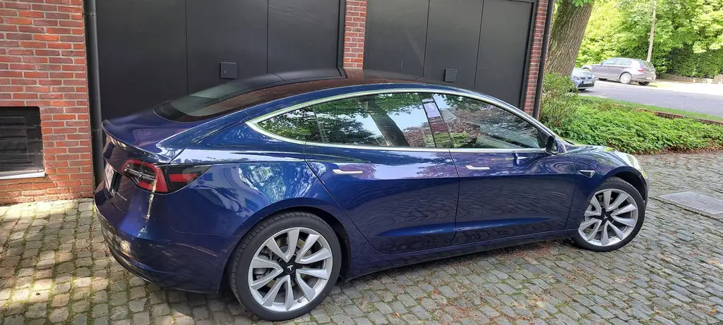 Tesla Model 3 Model 3 75 kWh Long-Range Dual Motor