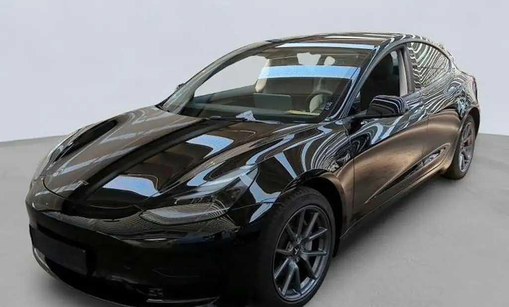 Tesla Model 3 Long Range RWD