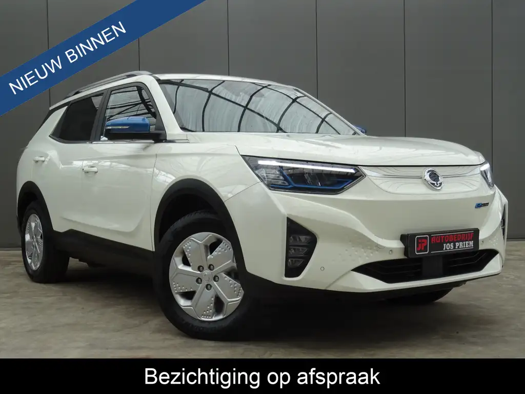SsangYong Korando E-Motion Platinum 2WD * 326 KM ACCURADIUS * LUXE U