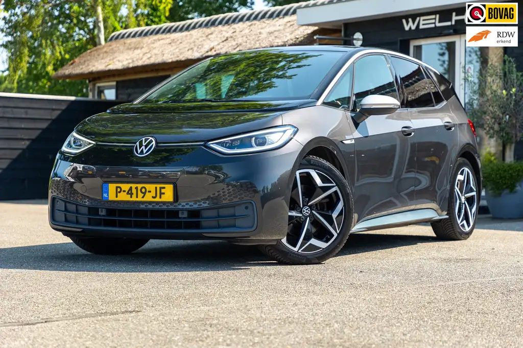 Volkswagen ID.3 First Plus 58 kWh Soh 89% I Panoramadak I Trekhaak