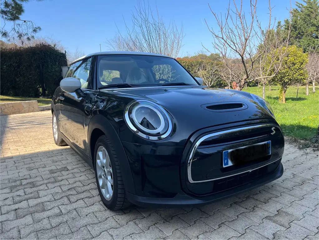 MINI Cooper SE Resolute Edition
