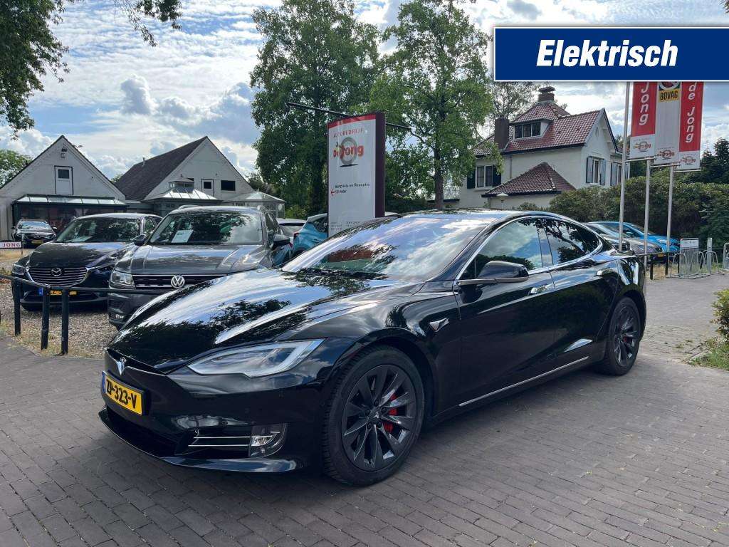 Tesla Model S 100D / PANO / CAMERA / NAVI / LEDER / KEYLESS / 19