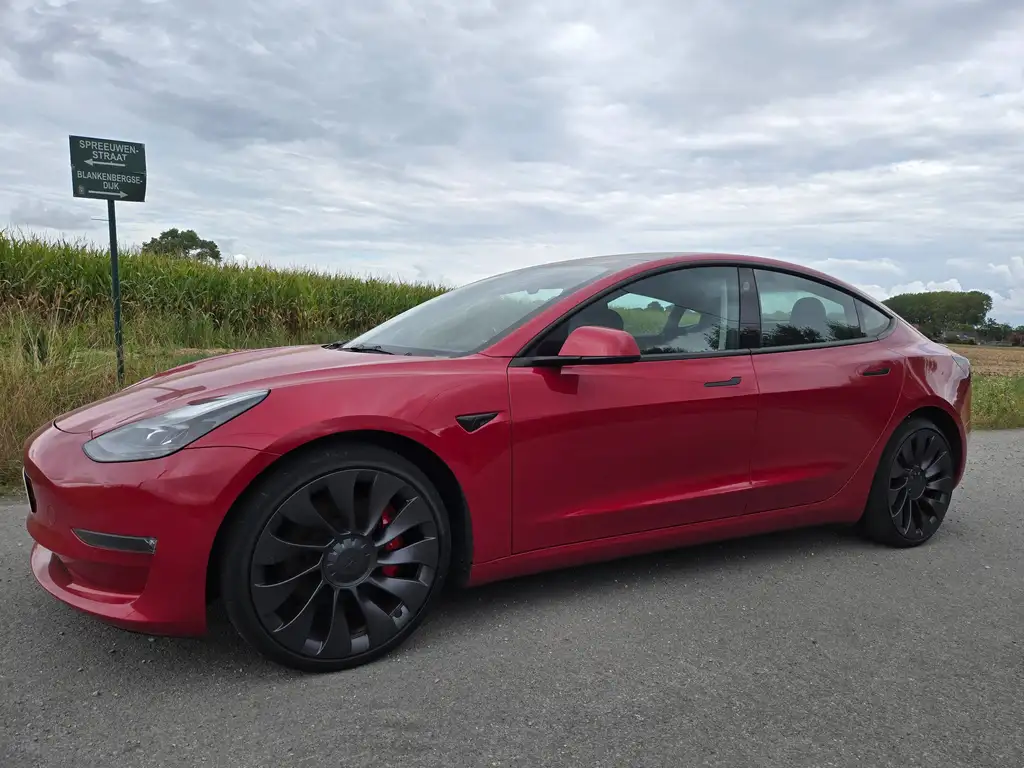 Tesla Model 3 Model 3 78 kWh AWD Performance (377 kW)
