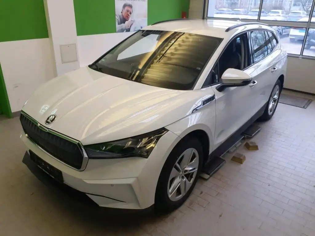 Skoda Enyaq 50 Loft LED Navi Kamera Alu PDC