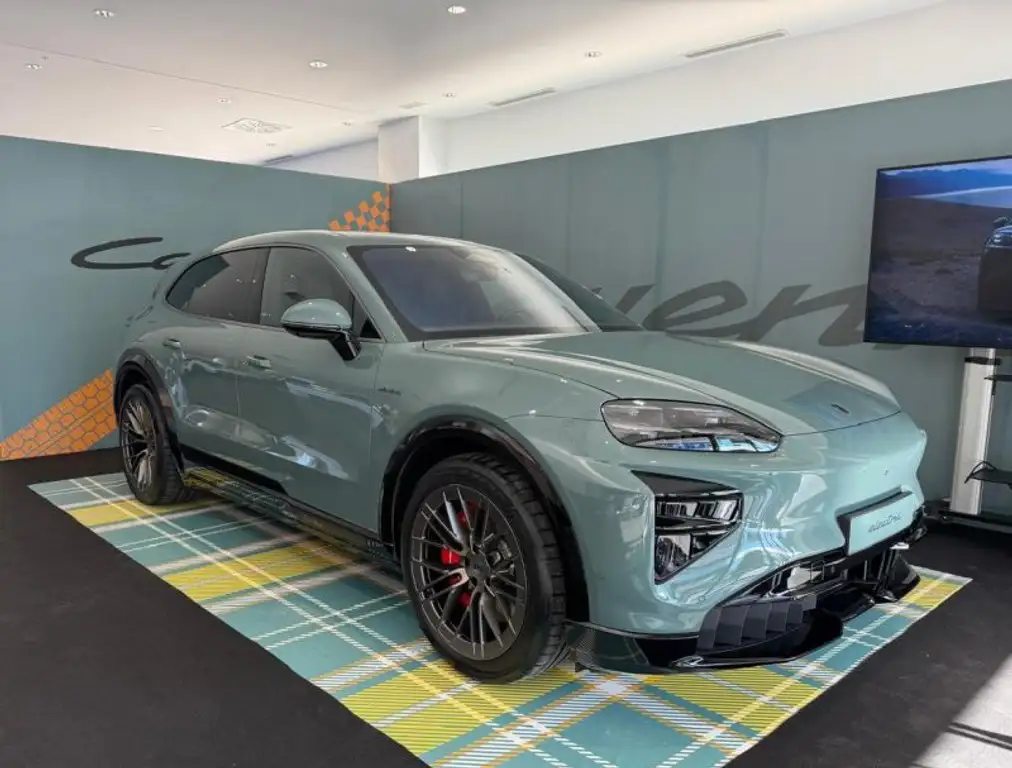 Porsche Cayenne Turbo Electric