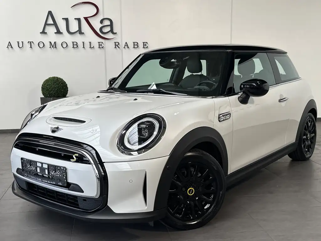 MINI Cooper SE Classic Trim NAV+LED+PANO+HEAD-UP+KAMERA+KEYLESS