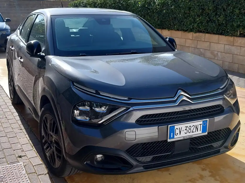 Citroen E-C4 C4 XX motore elettrico 100kW Shine