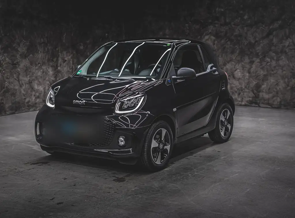 smart forTwo EQ coupe passion EXCLUSIVE: DARTH SMART!