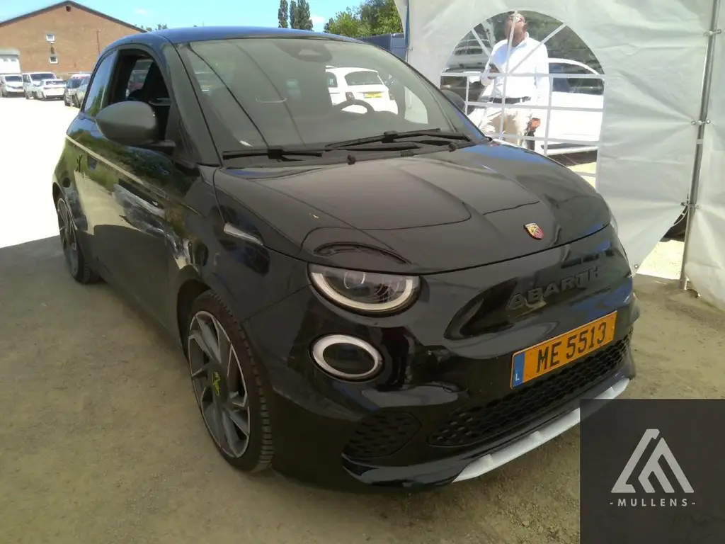 Abarth 500e 42-kWh 114kw De eerste elektrische schorpioen  slechts 1949 stuks wereldwijd gemaakt