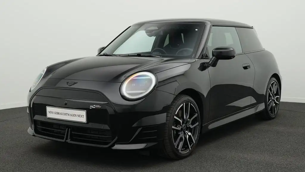 MINI Cooper SE John Cooper Works Trim