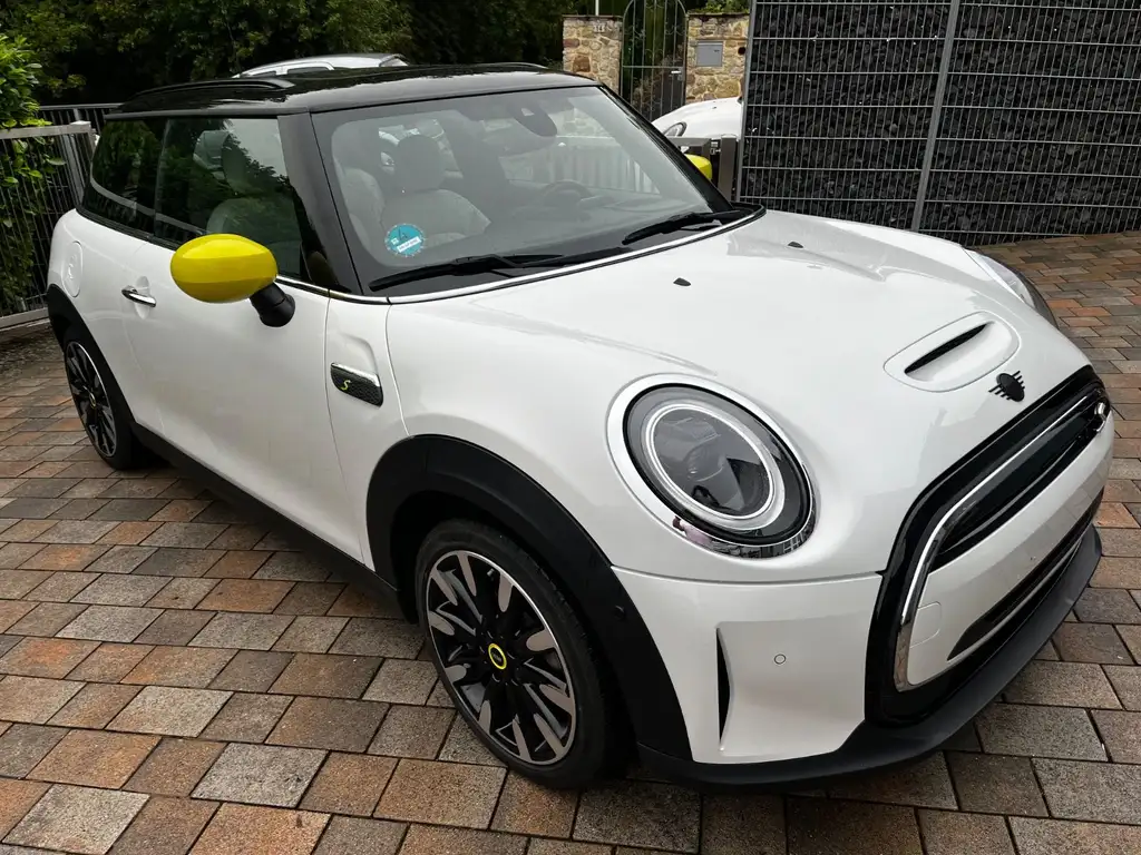 MINI Cooper SE Chester Pano HUD Navi LED KAM H/K 17