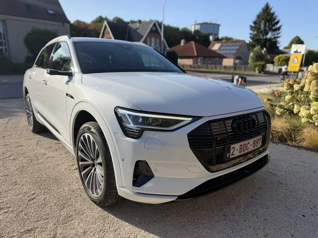 Audi SQ8 e-tron Audi Etron