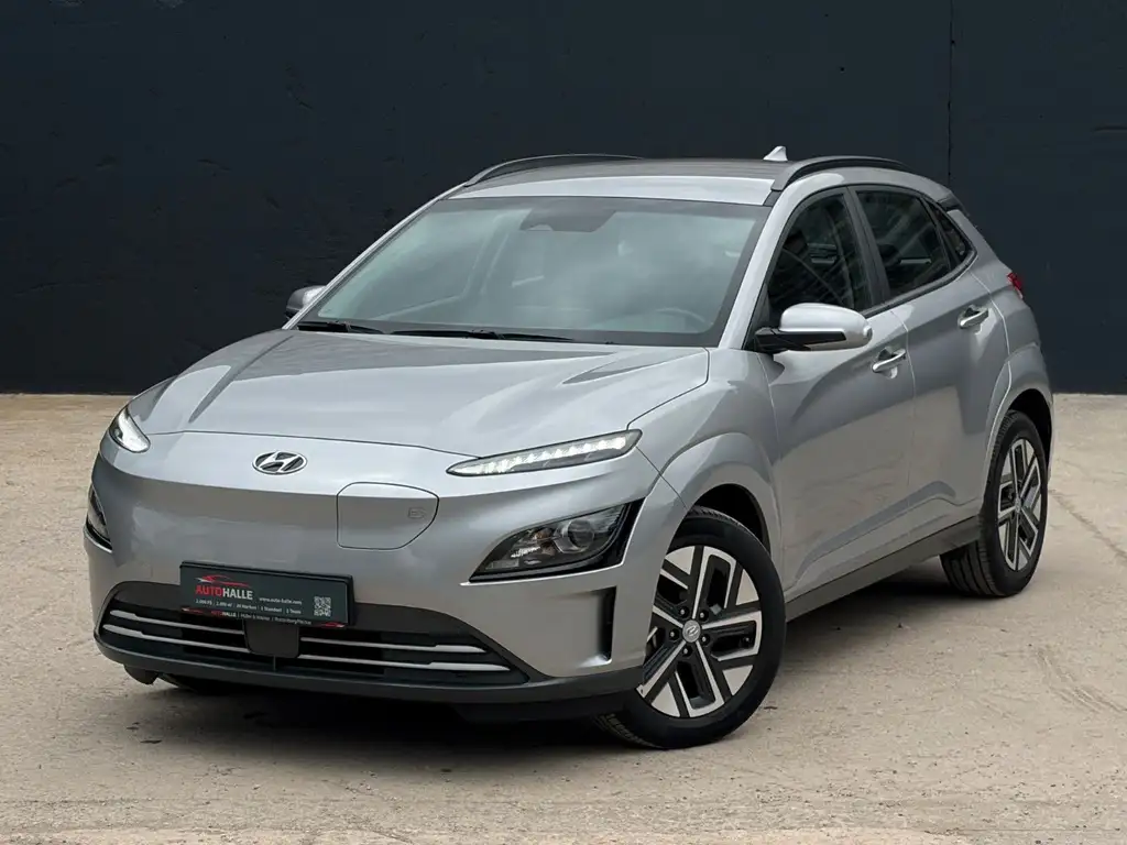 Hyundai KONA KONA E Select PDC CAM ACC SHZ LHZ CarPlay Navi