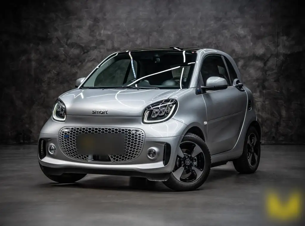 smart forTwo EQ cp. passion EXCLUSIVE:THE SILVER STAR!