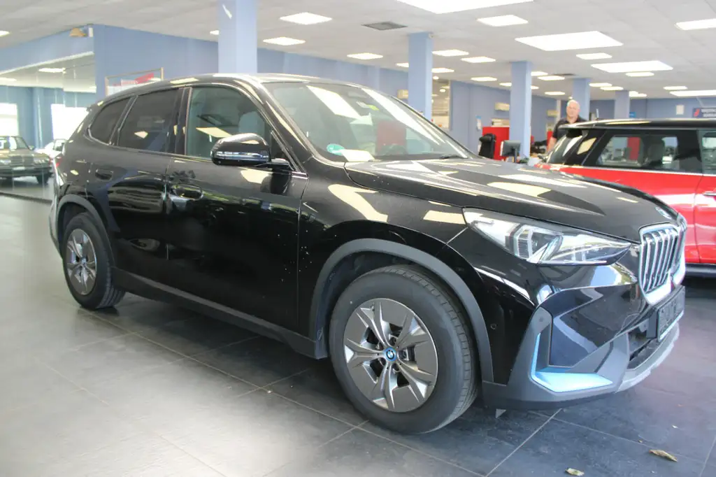 BMW iX1 xDrive30