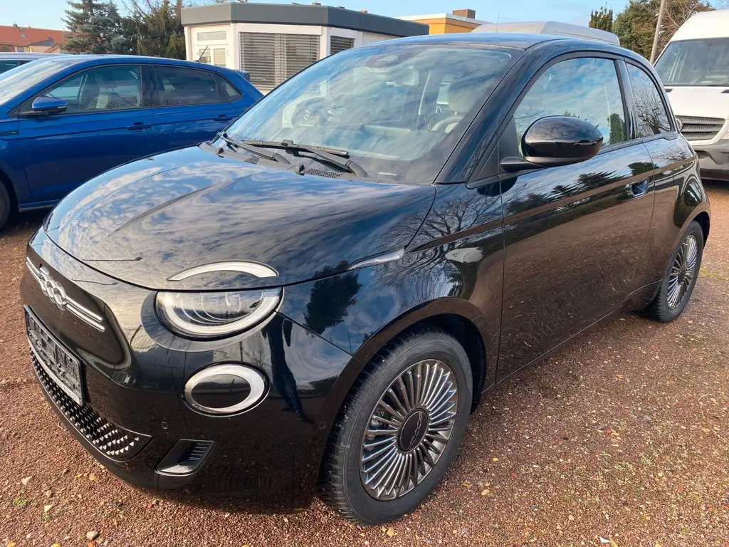 Fiat 500e ICON 42 KwH Navi Allwetter