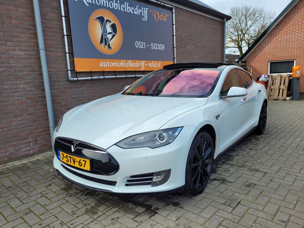 Tesla Model S 85 Performance (free supercharge)(accu storing)