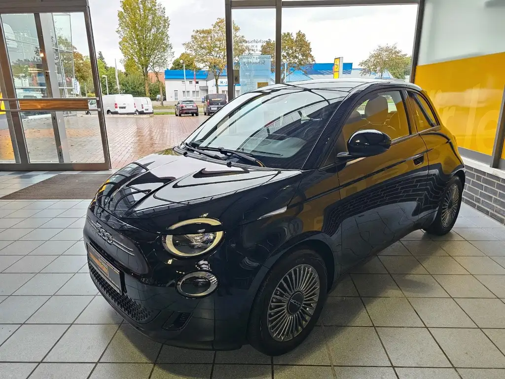 Fiat 500e 42 kW/h Icon Kamera CarPlay Navi