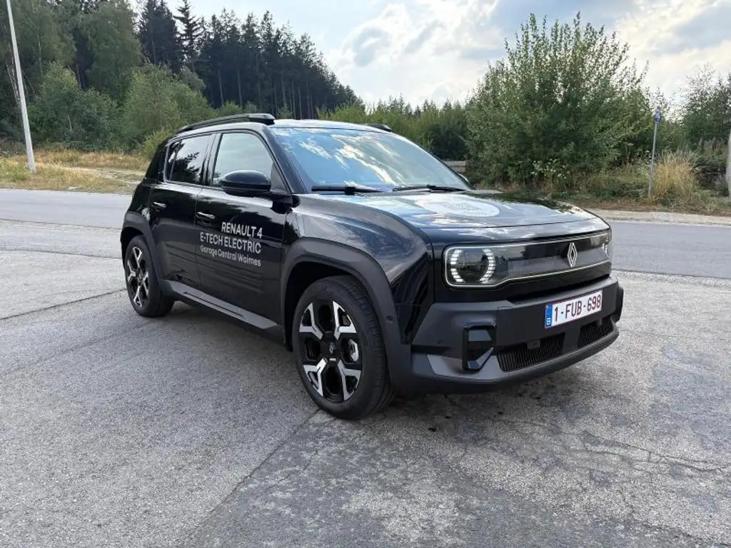 Renault R 4 E-Tech electric Techno / Disponible à partir du 0