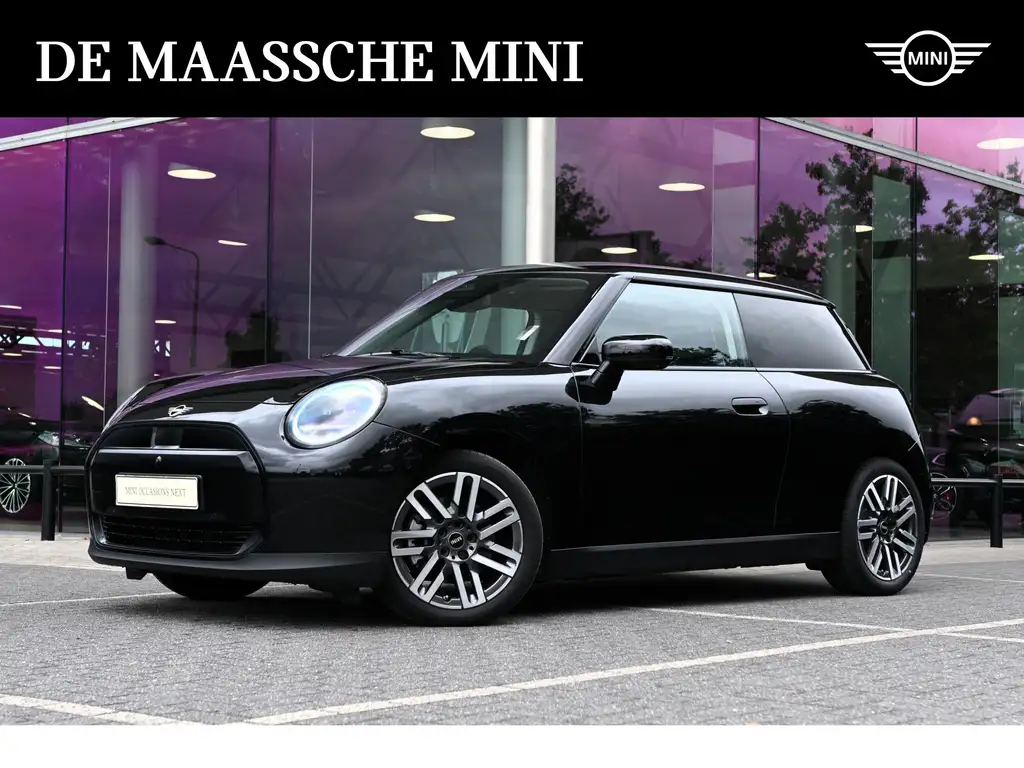 MINI Cooper Hatchback / Classic / Pakket L / 17 inch Parallel