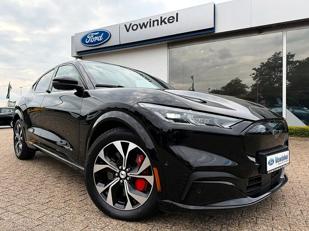 Ford Mustang Mach-E AWD PREMIUM MatrixED+B&O+BLIS+ACC