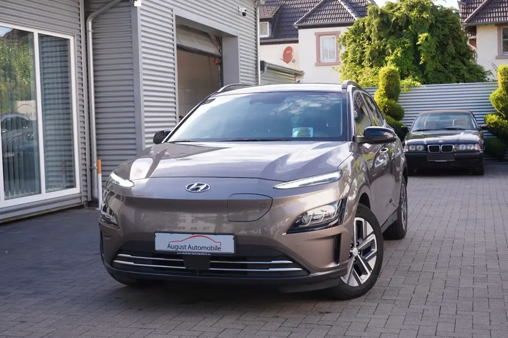 Hyundai KONA KONA Trend WPump 3Phasen AssPak NaviPak HUD LED