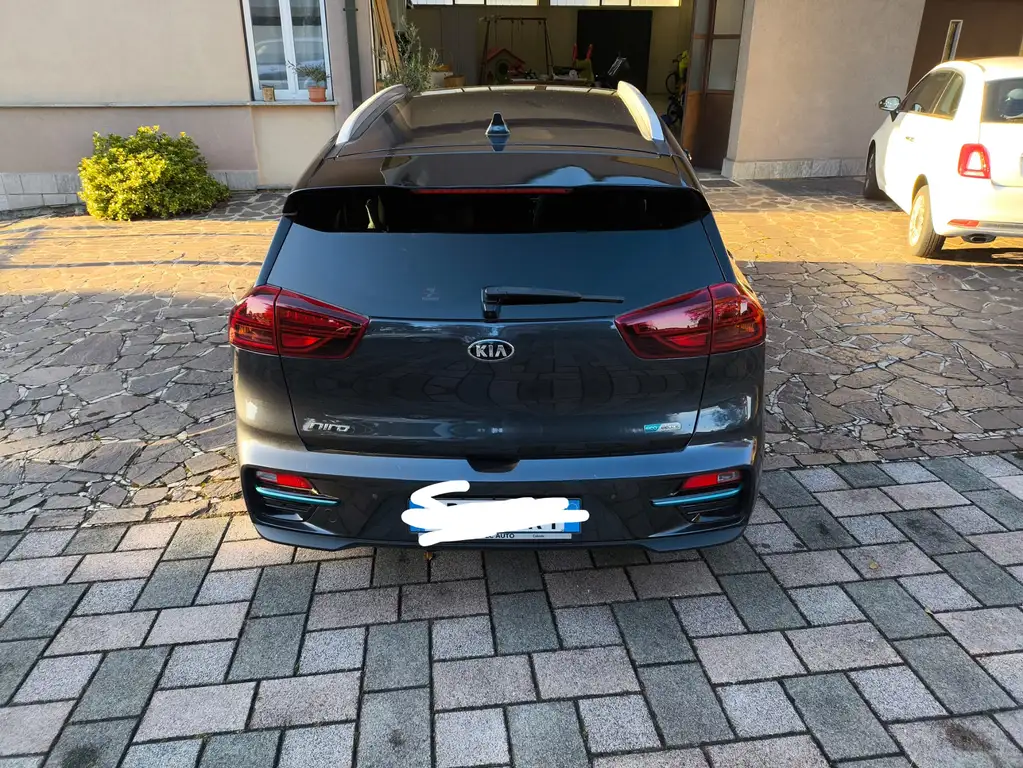 Kia e-Niro Niro I 2020 e-Niro 64 kWh Evolution OBC 11kW