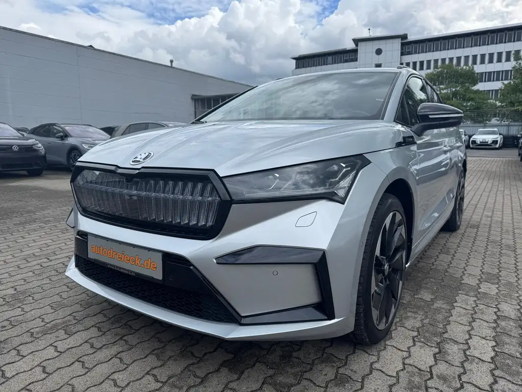 Skoda Enyaq 80 x Sportline ACC AHK DCC WP CRYSTAL 21Z