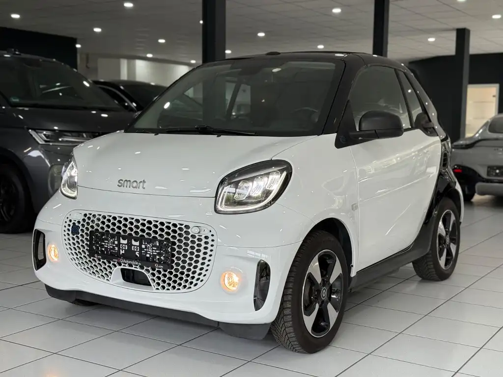 smart forTwo cabrio electric/ EQ*KAMERA*SHZ*LED-SCHW*