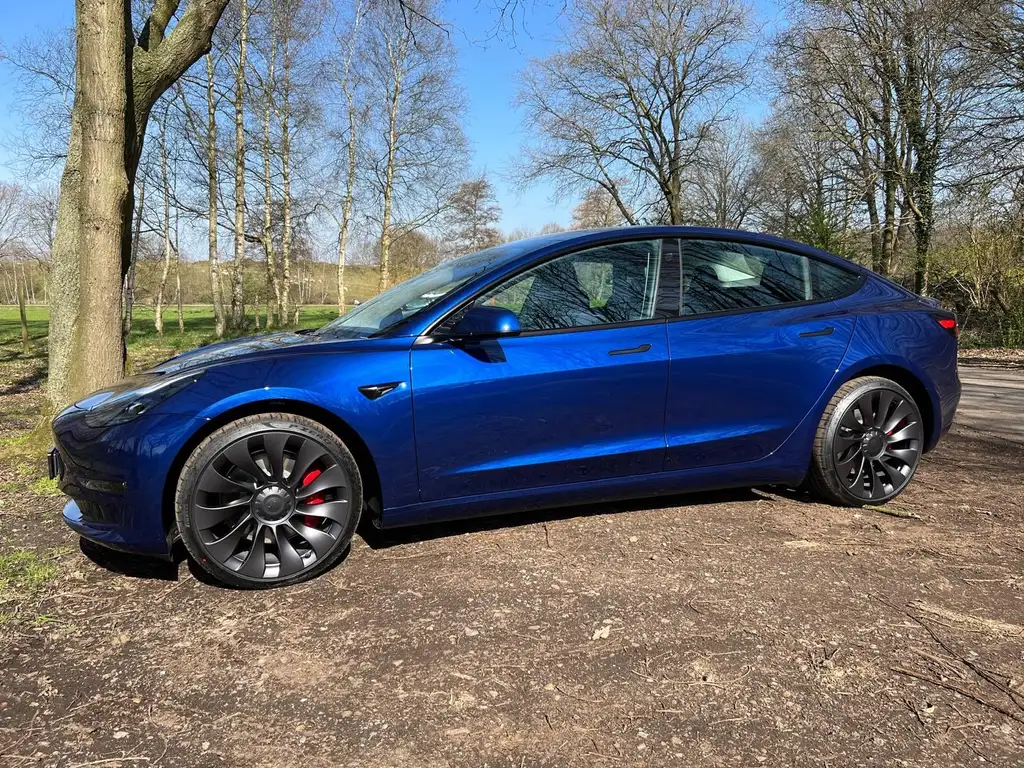 Tesla Model 3 78 kWh AWD Performance (377 kW)