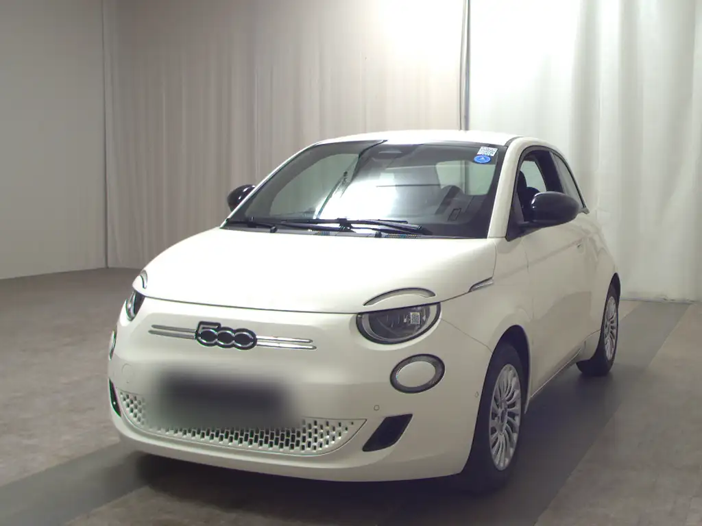 Fiat 500e e red Klima Digitales Cockpit